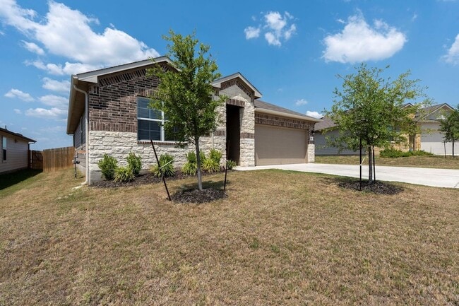 Building Photo - 381 Evergreen Sumac Lp