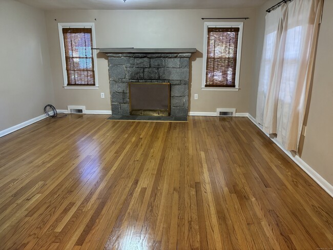 Building Photo - 897 Colonel Ledyard Hwy