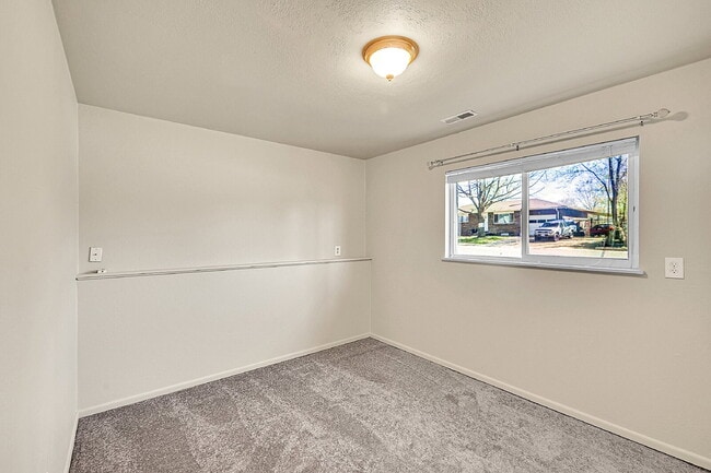Building Photo - $2,395.00 - 4 Beds 2 Baths, Single Family ...