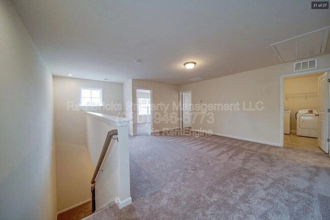 Building Photo - 7015 Thornrose Dr