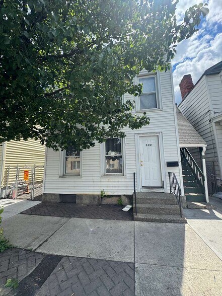 Building Photo - 522 2nd St