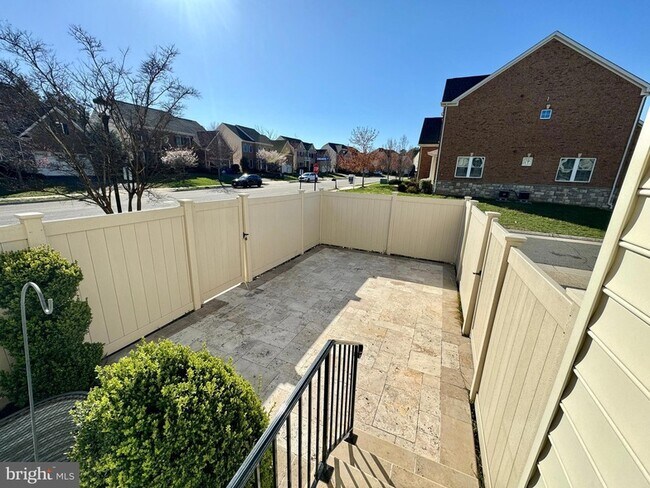 Building Photo - 42403 Pine Forest Dr