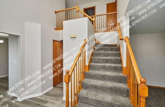 Building Photo - 1913 NW Pleasant St