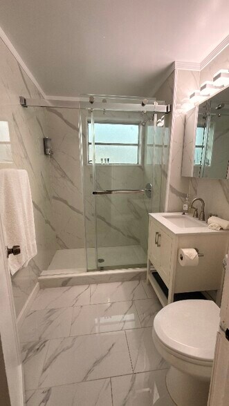 Building Photo - 545 Michigan Ave