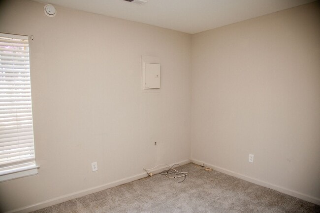 Building Photo - Three Bedroom Adjacent to the Villas at Ro...