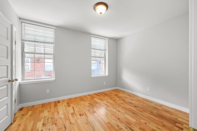 Building Photo - ??? NEWLY UPDATED, 3BED & 1BATH HOME LOCATED NEAR TEMPLE HOSPITAL / MEDICAL CENTER ???