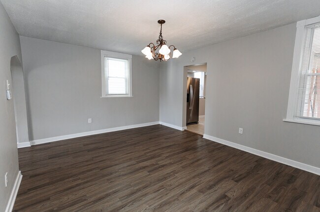 Building Photo - 223 E Pennview Ave