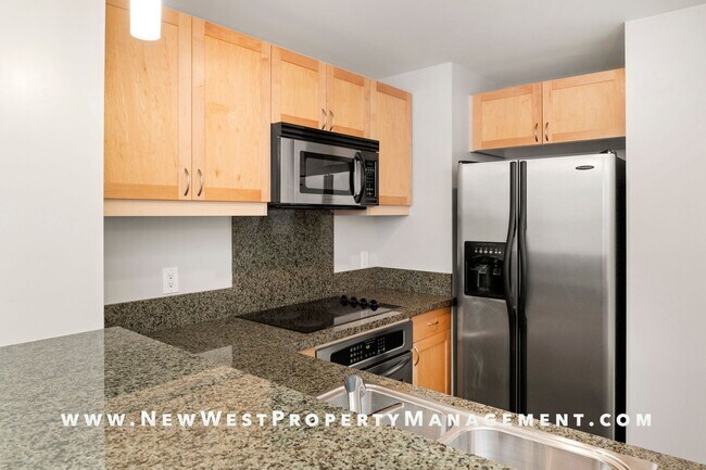 Building Photo - Spacious East Village Penthouse Studio at Metrome! Small Pet Ok! 1 Parking Space Included!