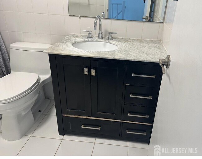 Building Photo - 402 Rittenhouse Ct