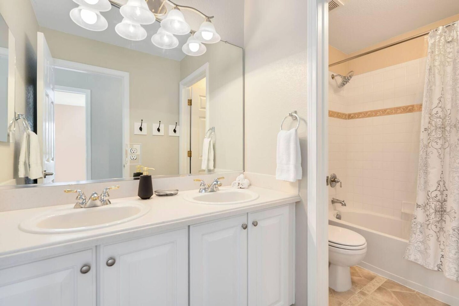 Building Photo - 6315 Clymer Cir