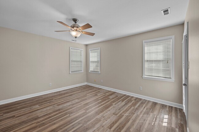 Building Photo - 100 Iverson Ln