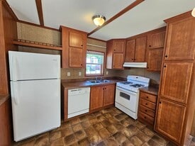 Building Photo - 13 Arbor Pl