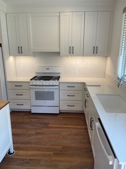 Building Photo - 348 N Fletcher Ave