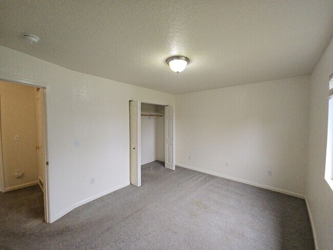 Building Photo - 2201 Garland St