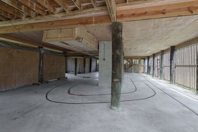 Building Photo - 2108 Ion Ave