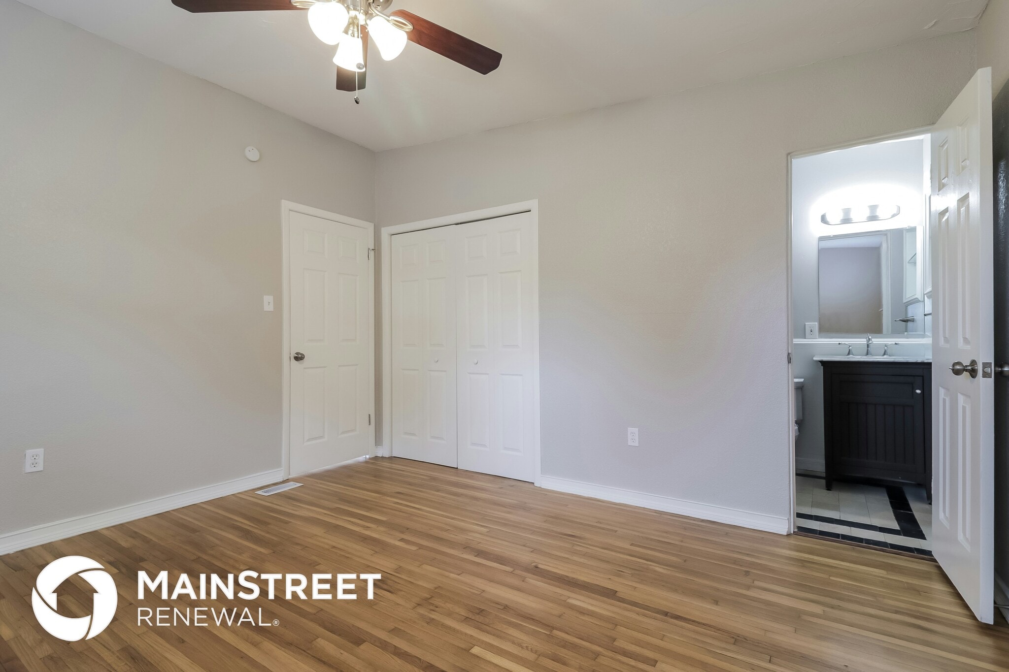 Building Photo - 3404 Paris Pl