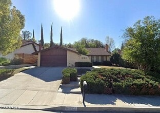 Building Photo - 28910 Calabria Dr