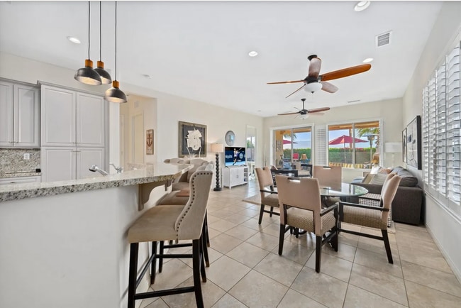 Building Photo - 41511 Calle Pampas