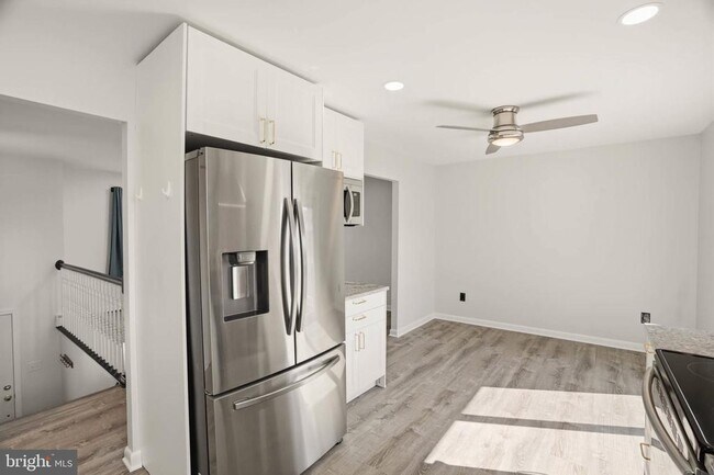 Building Photo - 7897 Pavilion Dr