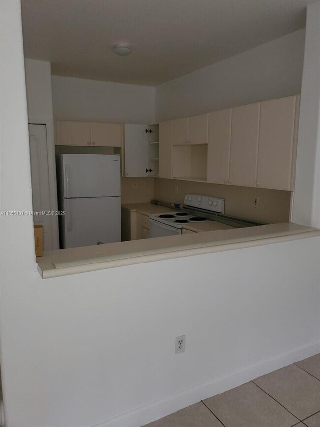 Building Photo - 1666 SE 27th Ct