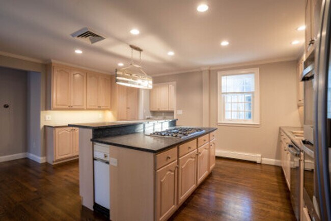 Building Photo - 40L Puddingstone Ln.
