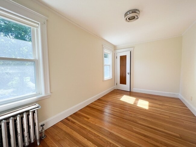 Building Photo - 15 Ledyard St