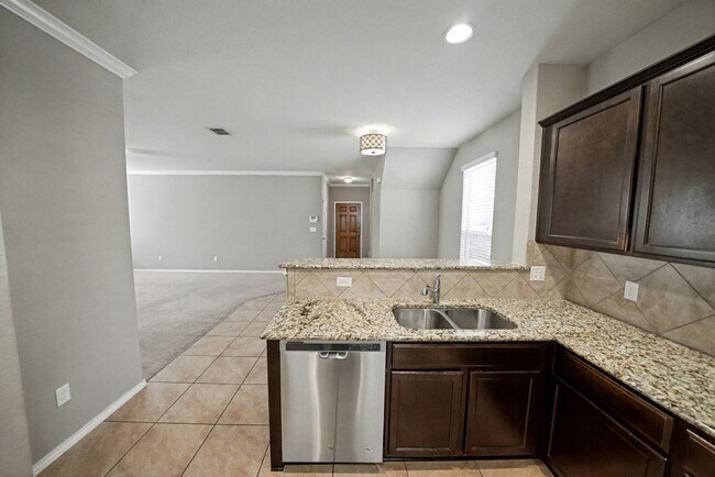 Building Photo - Beautiful 4-Bedroom, 3-Bath Home in Kensington Ranch - Realtor Commission: $500