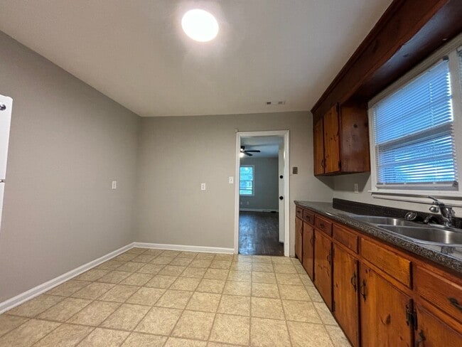 Building Photo - Sweet on Sophia