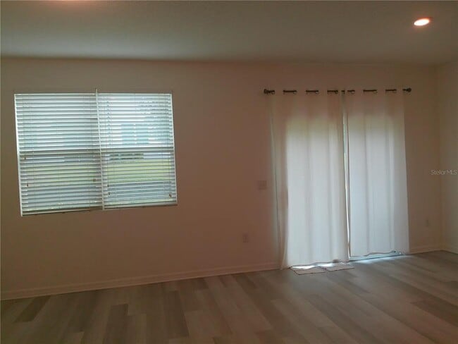 Building Photo - 947 Grandin St