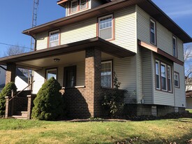Building Photo - 1802 Tremont Ave SW