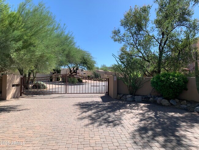 Building Photo - 38065 N Cave Creek Rd