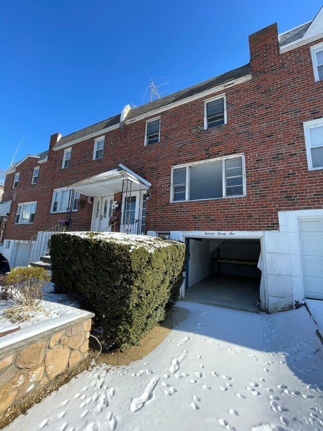Building Photo - Beautiful 3 Bedroom, 1.5 Bath in Brookhaven