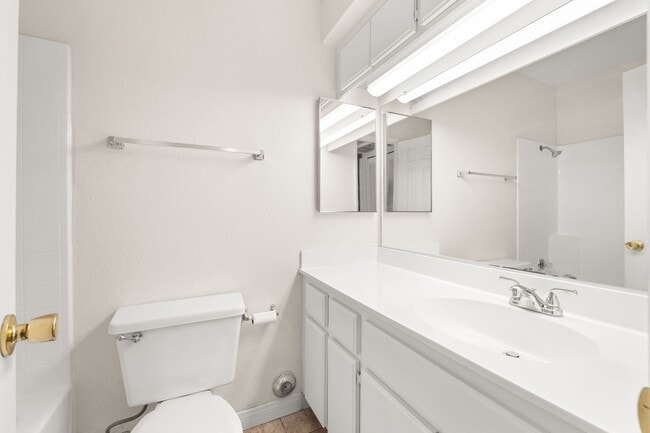 Building Photo - Studio Condo