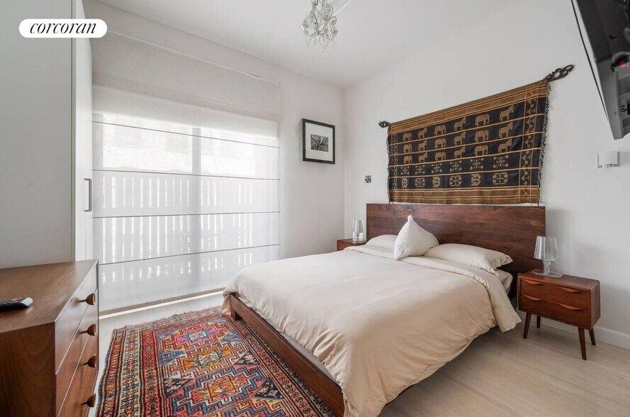 Building Photo - 460 W Broadway