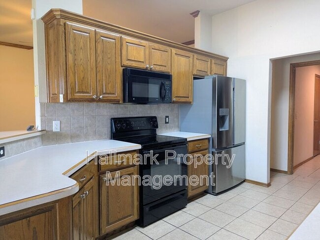 Building Photo - 2705 SE 92nd Cir