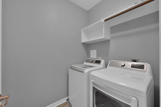 Building Photo - 91 Aventura Pl