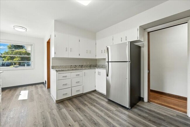 Building Photo - Newly Renovated 5BD/3BA Single-Family Home in University Park - Near UPortland! $3,750/mo - Avail...