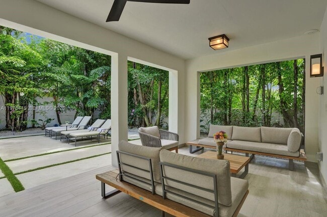 Building Photo - 5735 N Bay Rd