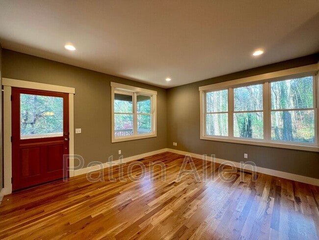 Building Photo - 12 Beaverdam Knoll Rd