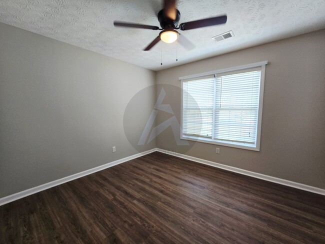 Building Photo - 130 Eagle Glen Dr