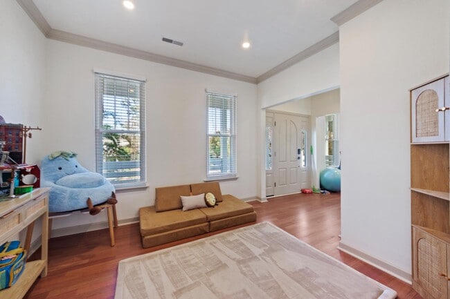 Building Photo - 1353 Black River Dr