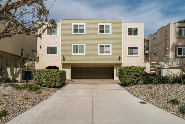 Building Photo - Beautiful Del Mar Condo  Beach Living in D...