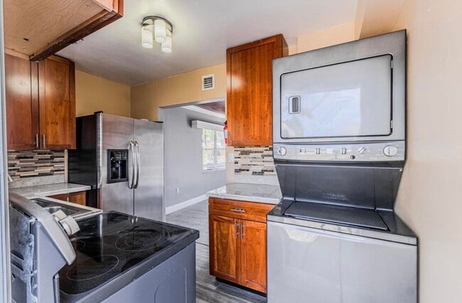 Building Photo - 112 W 34th St