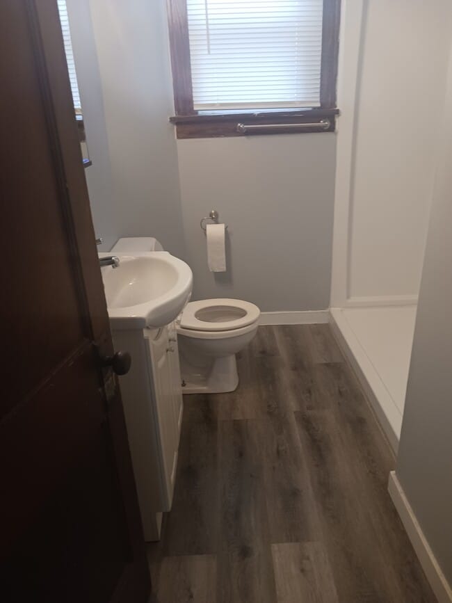 Building Photo - 210 Belden St