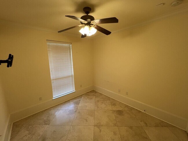 Building Photo - Elegant Two-Story Home with Outdoor Kitchen in Desirable Shadows Lake