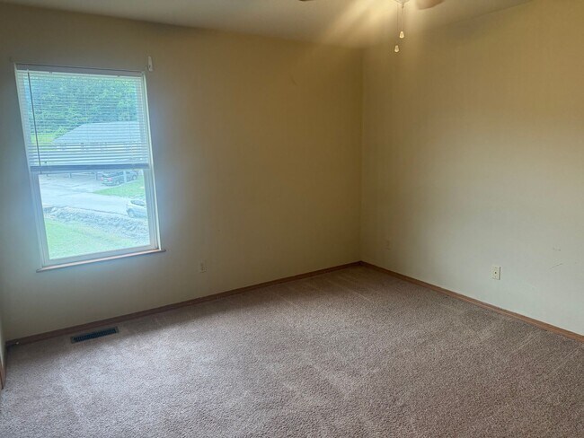 Building Photo - 20304 Skyview Dr
