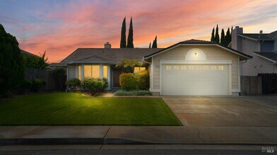 Building Photo - Super Cute with Lots to Offer!
