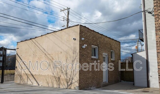 Building Photo - 1348 S Karlov Ave