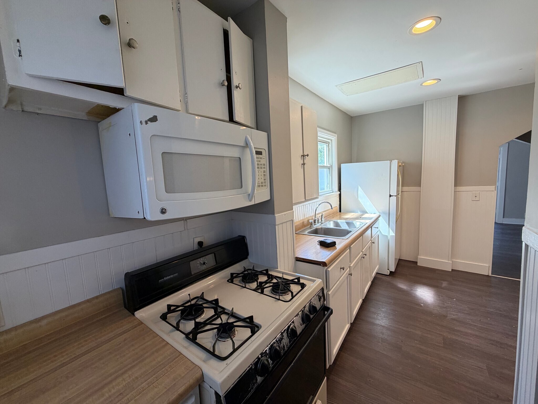 Building Photo - 2748 11th Avenue C