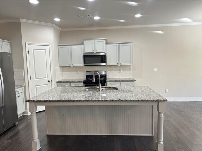 Building Photo - 2045 Wheylon Dr